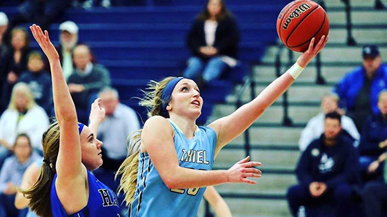 Jess Vormelker Headshot