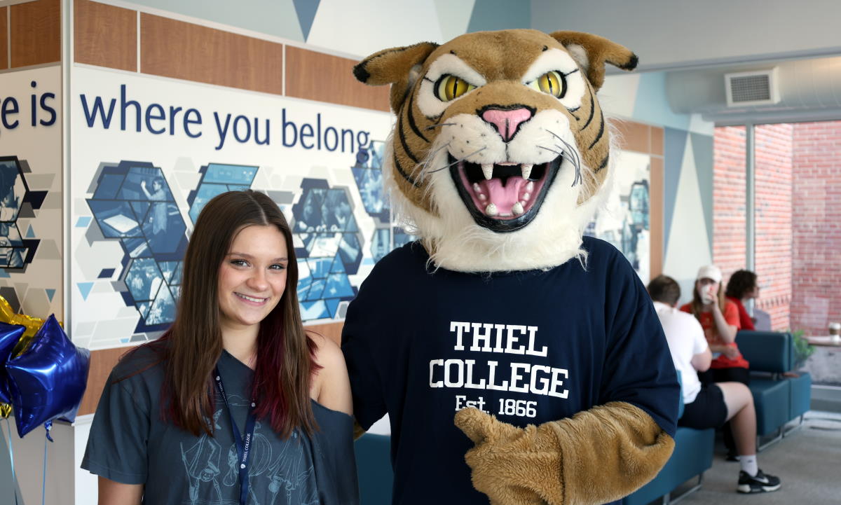 visit campus banner2 one prospective student with tommy tomcat