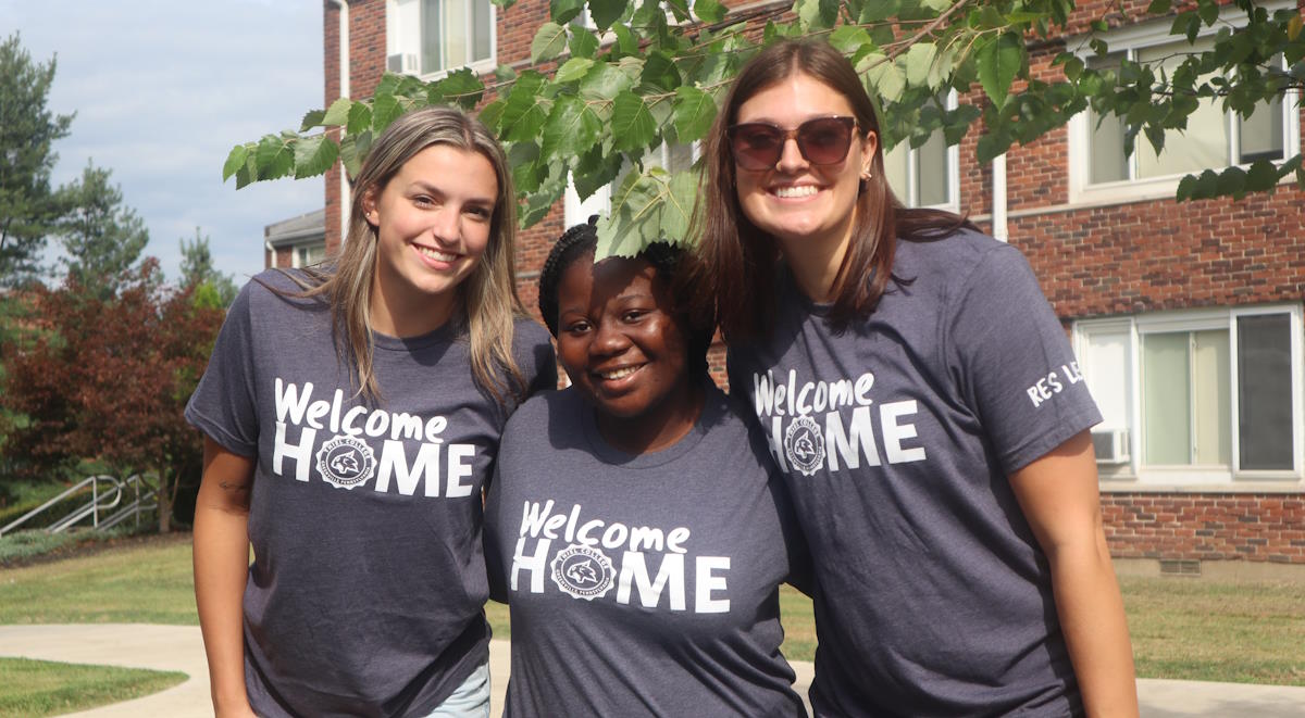 accepted students hero welcome home