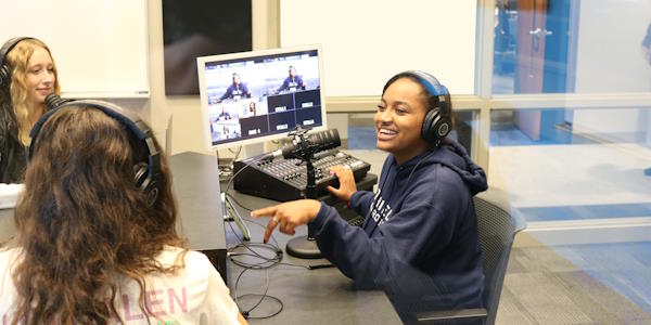 Pedas Communication Center Podcaast Studio